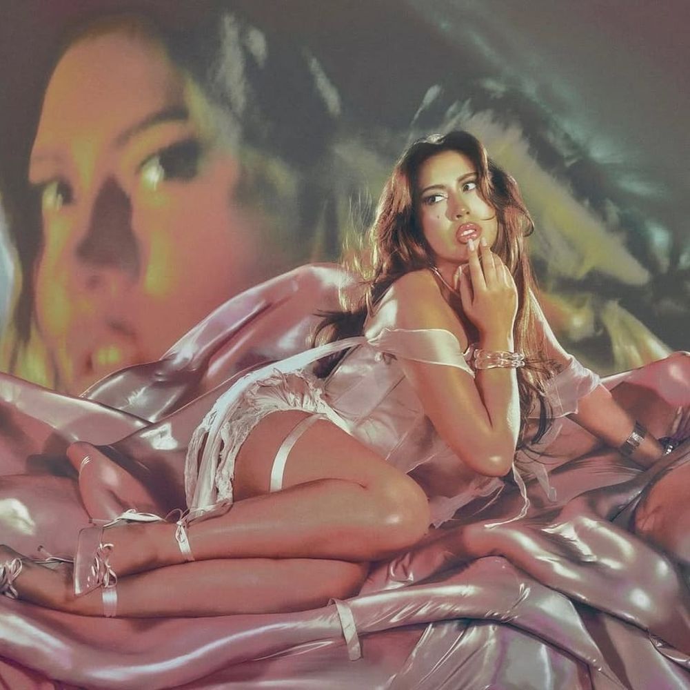 Kali Uchis випустила лікувальний альбом, народжений материнством, горем та любов'ю