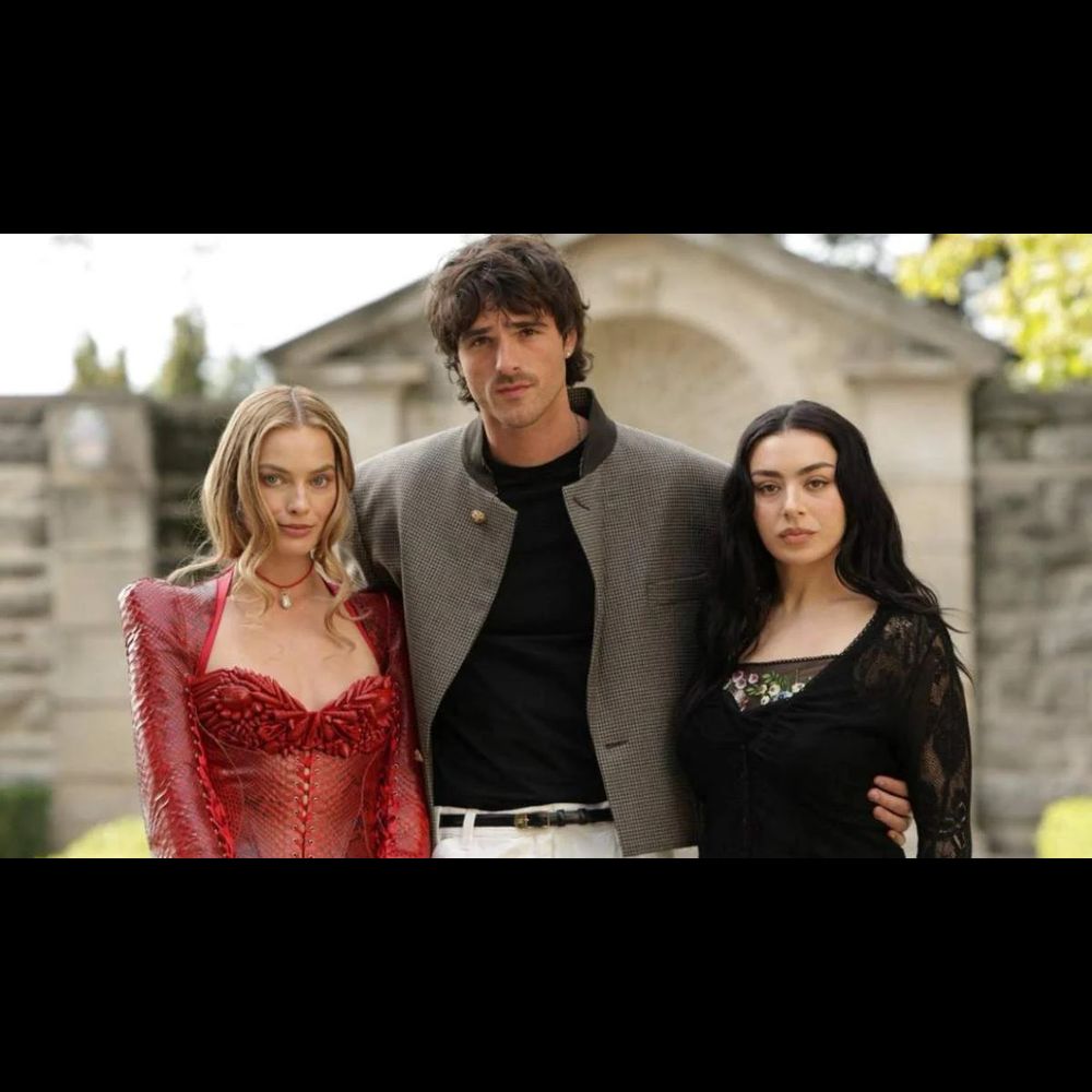 Charli XCX надихалася Кейт Буш, Shakespears Sister та The Cure для саундтреку «Wuthering Heights»