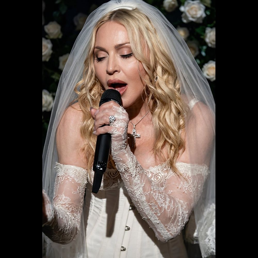 Мадонна перетворила показ Dolce & Gabbana на особистий концерт: ексклюзивне виконання «La Bambola» у Мілані